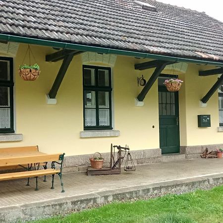 그뮌트 Nostalgie Bahnhof 아파트 외부 사진